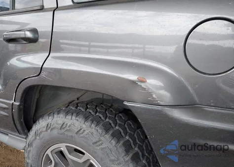 2002 Jeep Grand Cherokee Overland z USA, uszkodzony, nr VIN 1J8GW68JX2C104082